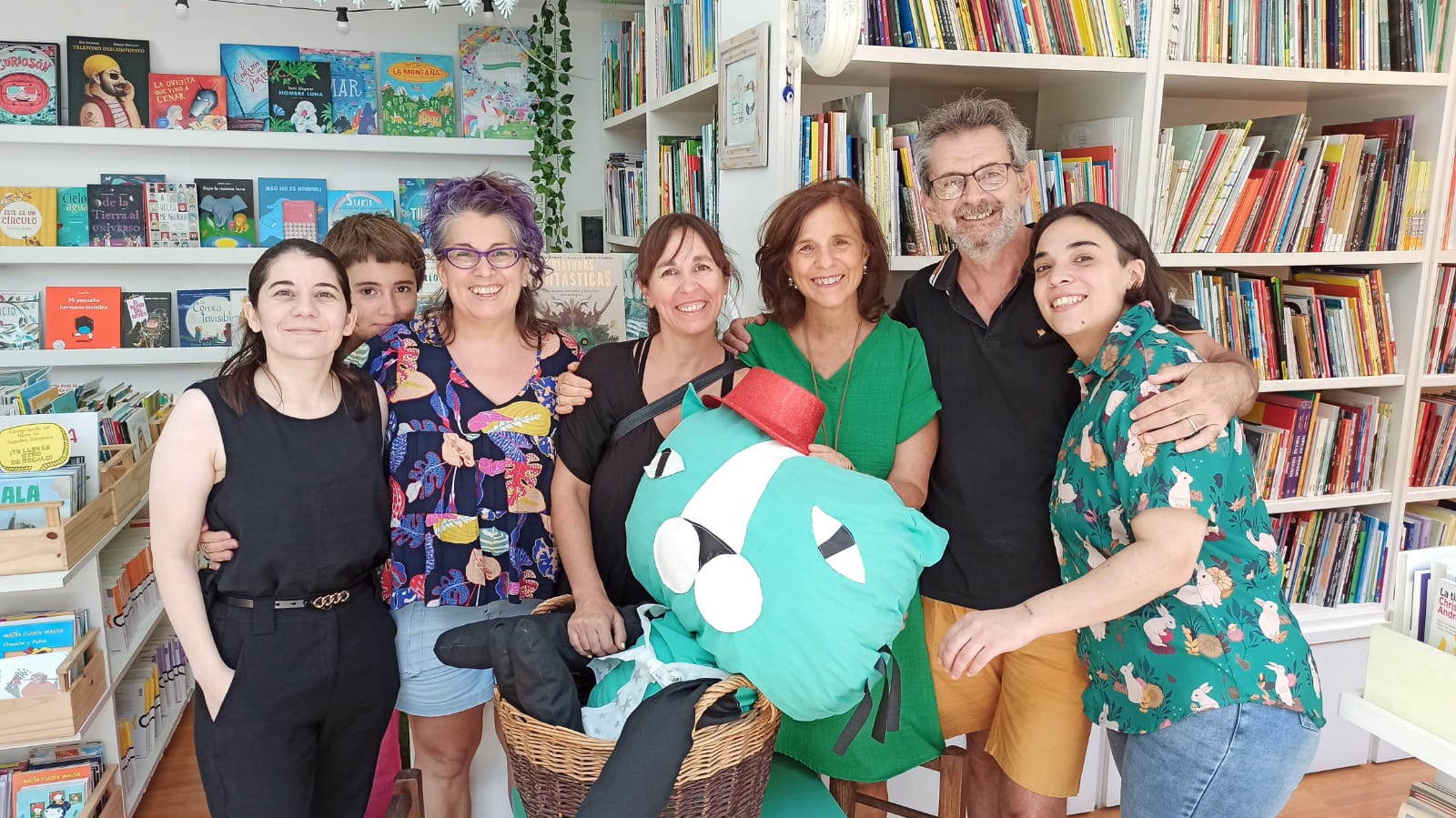 Tradicional librería de Funes se agranda, apuesta fuerte y abre un segundo local